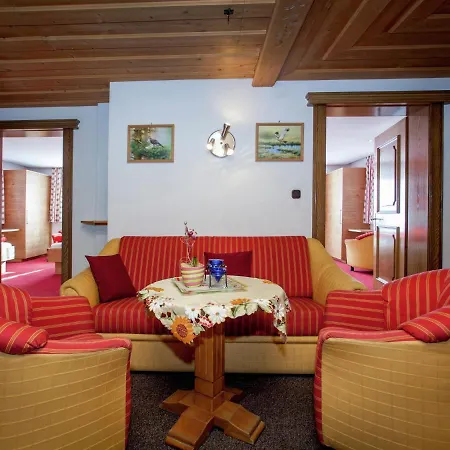 Apartment Cozy In Tyrol With Balcony And Mountain View Kappl (Landeck)